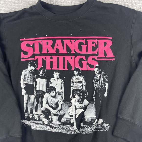 Netflix Stranger Things Fade Girls Graphic Sweatshirt Crewneck Black Size Med - Picture 6 of 16